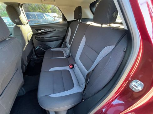 Used 2025 Chevrolet TrailBlazer LT w/ Driver Confidence Package image 32