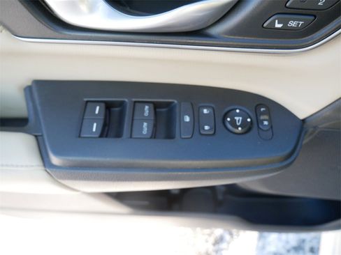 Used 2018 Honda CR-V Touring image 16