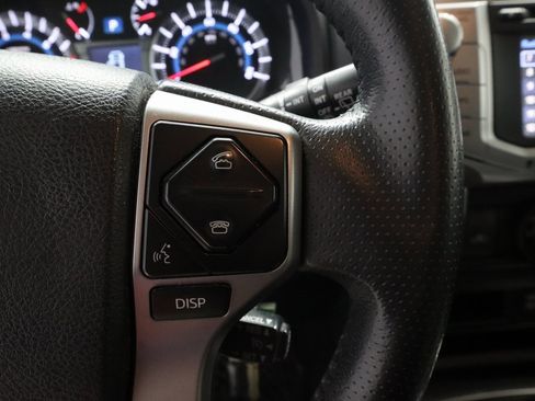 Used 2018 Toyota 4Runner SR5 Premium image 30