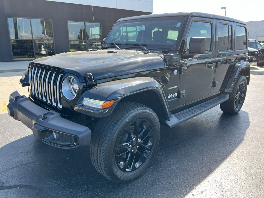 Used 2023 Jeep Wrangler Unlimited Sahara AWD/4WD image 4
