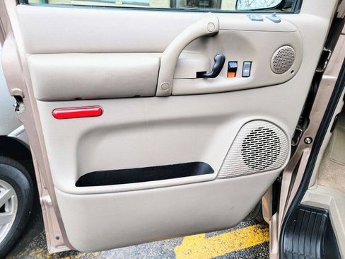 Used 2005 Chevrolet Astro Passenger image 39