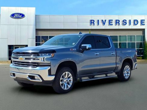 Used 2022 Chevrolet Silverado 1500 LTZ w/ LTZ Convenience Package II AWD/4WD image 3