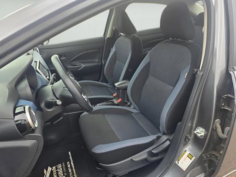 Used 2025 Nissan Versa SV FWD image 10