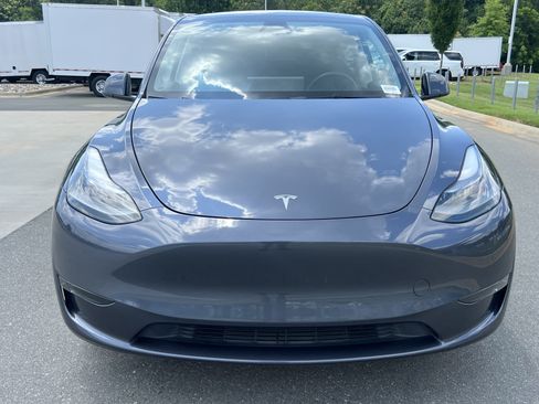 Used 2023 Tesla Model Y Long Range AWD/4WD image 4
