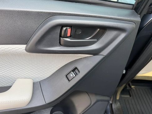 Used 2018 Subaru Forester 2.5i Premium AWD/4WD image 18