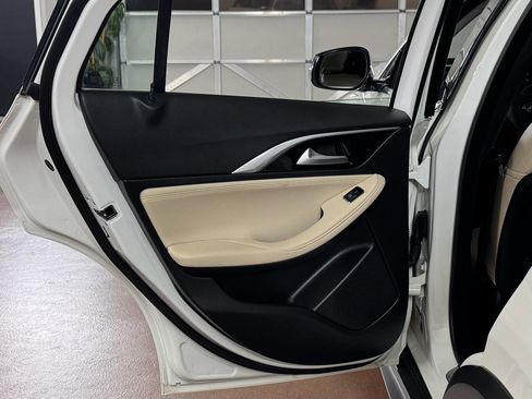 Used 2018 INFINITI QX30 Premium w/ Navigation Package image 30