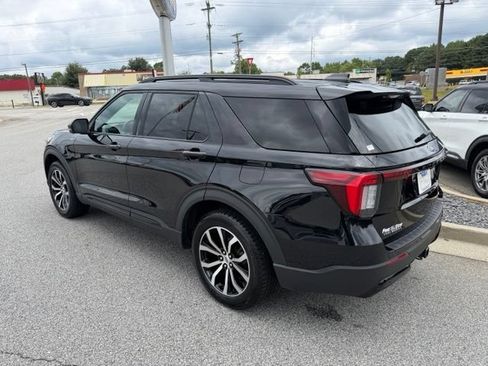 Certified 2025 Ford Explorer ST-Line AWD/4WD image 6