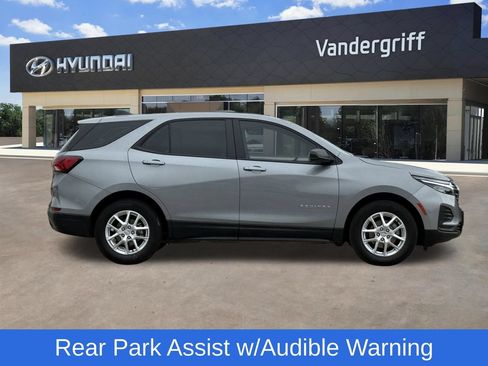 Used 2024 Chevrolet Equinox LS w/ Driver Confidence II Package FWD image 5