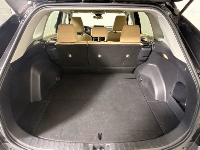 Used 2019 Toyota RAV4 LE FWD image 33