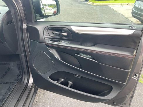 Used 2019 Dodge Grand Caravan GT FWD image 11