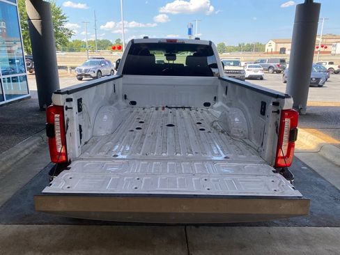 Used 2025 Ford F350 4x4 Crew Cab DRW Super Duty image 9