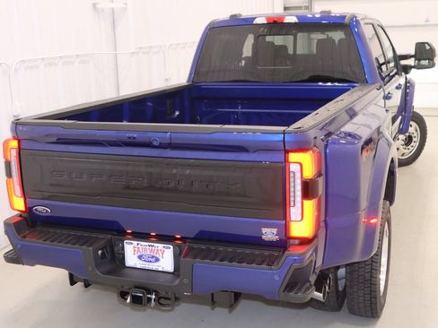 New 2026 Ford F450 Platinum w/ FX4 Off-Road Package AWD/4WD image 39