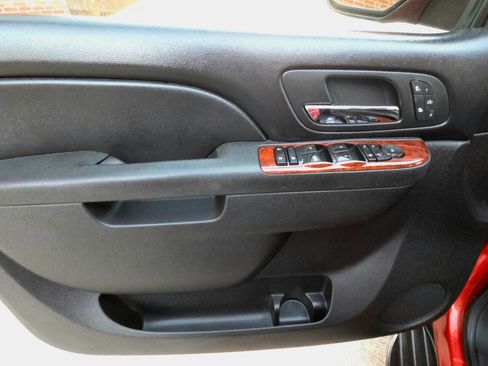 Used 2011 Chevrolet Avalanche LT w/ Luxury Package image 15