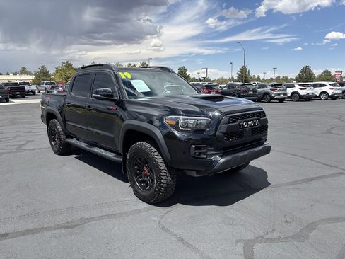 Used 2019 Toyota Tacoma TRD Pro AWD/4WD image 2
