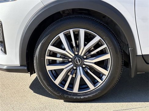 Used 2023 Nissan Kicks SR image 9