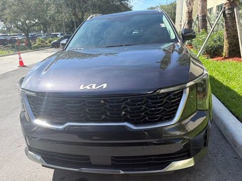 Used 2025 Kia Sorento EX w/ Panoramic Sunroof Package FWD image 2