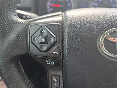 Used 2019 Toyota 4Runner TRD Off-Road AWD/4WD image 17