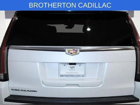 Used 2020 Cadillac Escalade Premium Luxury image 15