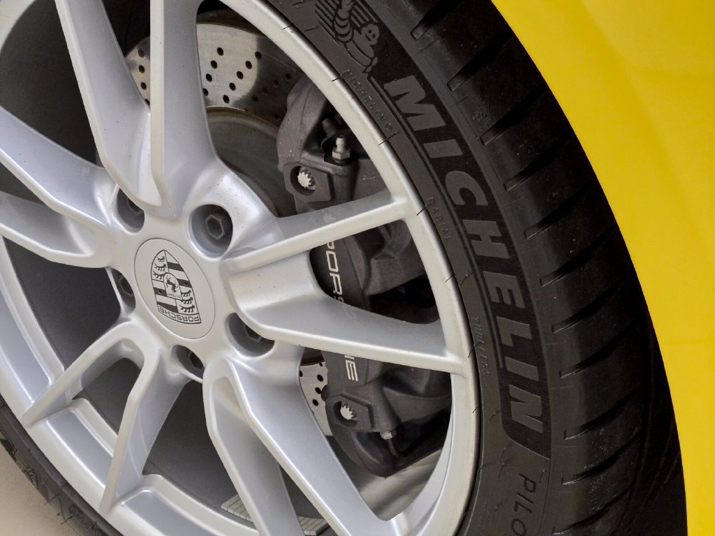 Used 2023 Porsche 911 Carrera RWD image 14