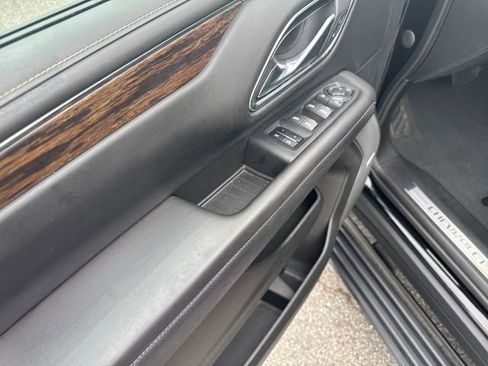 Used 2023 Chevrolet Tahoe Premier w/ Premium Package image 11