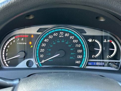 Used 2013 Toyota Venza LE image 30