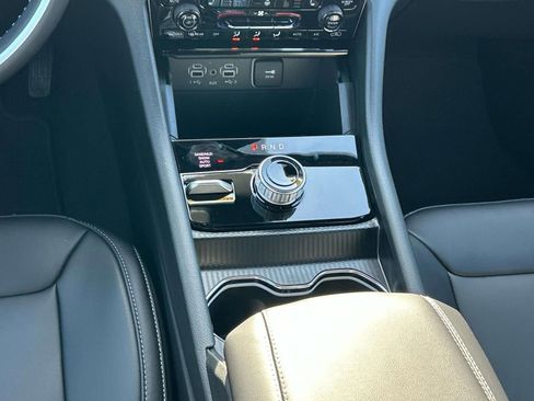 New 2025 Jeep Grand Cherokee L Limited w/ Black Appearance Package AWD/4WD image 18