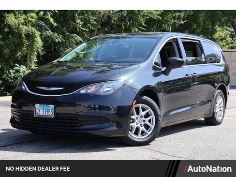 Used 2017 Chrysler Pacifica LX FWD image 1