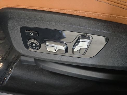 Used 2024 BMW X5 xDrive40i w/ Executive Package image 28