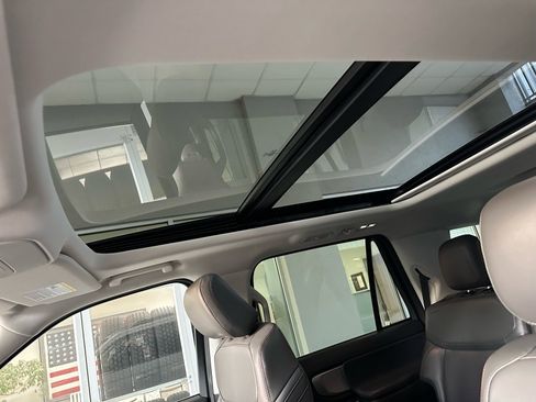 Certified 2025 Ford Expedition Active image 24