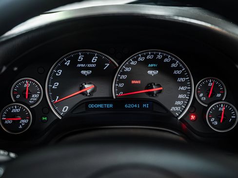 Used 2013 Chevrolet Corvette 427 w/ 1SB Preferred Equipment Group image 21