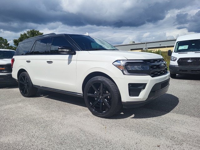 Used 2024 Ford Expedition Limited AWD/4WD image 1