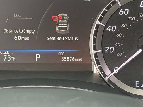 Used 2023 Toyota Highlander XLE AWD/4WD image 28