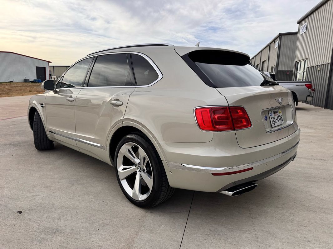 Used 2018 Bentley Bentayga AWD/4WD image 5