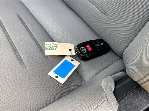 Used 2025 Toyota Tacoma TRD Sport image 15