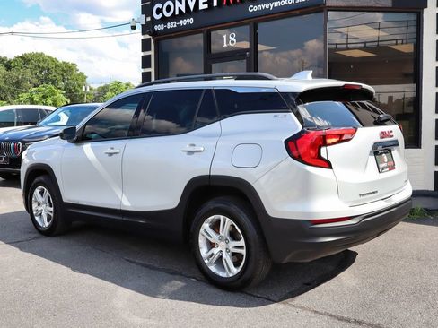 Used 2018 GMC Terrain SLE w/ Driver Convenience Package AWD/4WD image 17