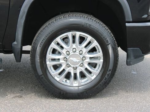 Used 2020 Chevrolet Silverado 2500 High Country w/ Z71 Off-Road Package AWD/4WD image 12