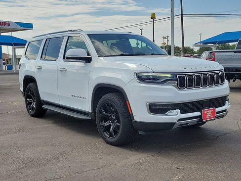 Used 2022 Jeep Wagoneer Series II AWD/4WD image 6