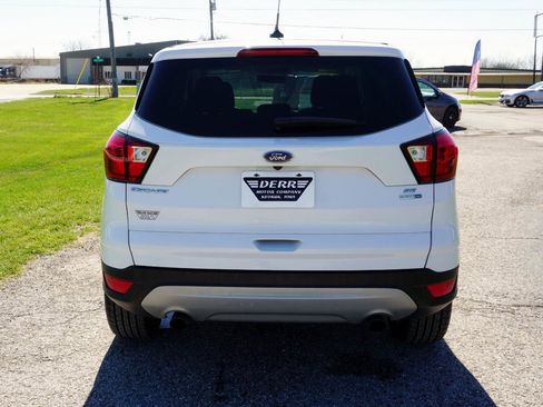 Used 2019 Ford Escape SE image 19