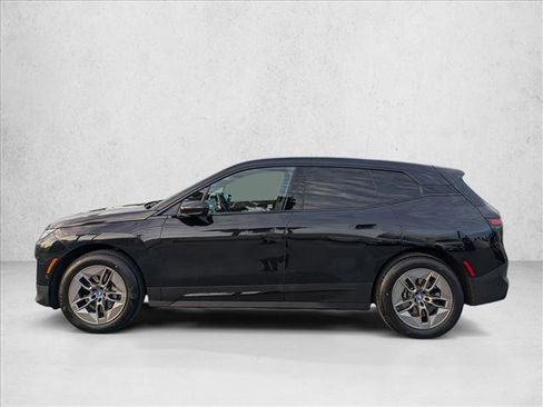 Certified 2023 BMW iX xDrive50 image 9