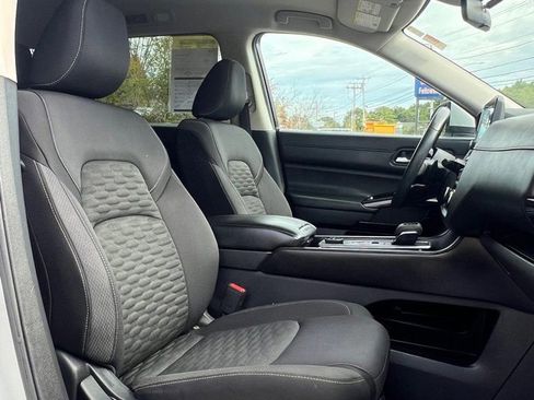 Used 2022 Nissan Pathfinder SV image 14