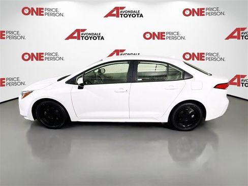 Certified 2022 Toyota Corolla LE image 4