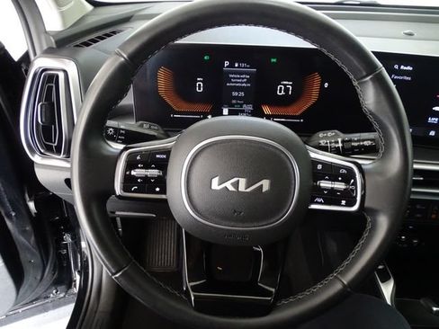 Used 2025 Kia Sorento S AWD/4WD image 6