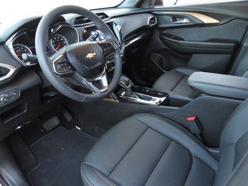 Certified 2023 Chevrolet TrailBlazer ACTIV w/ Sun and Liftgate Package image 13