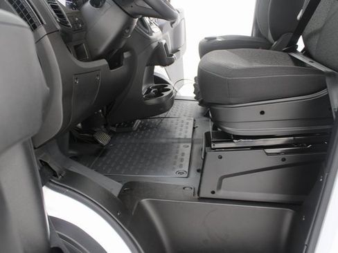 Used 2025 RAM ProMaster 2500 w/ Storage Group image 15