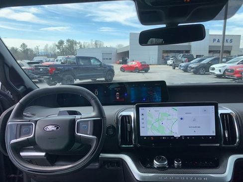 New 2025 Ford Expedition Platinum w/ Stealth Performance Package image 25