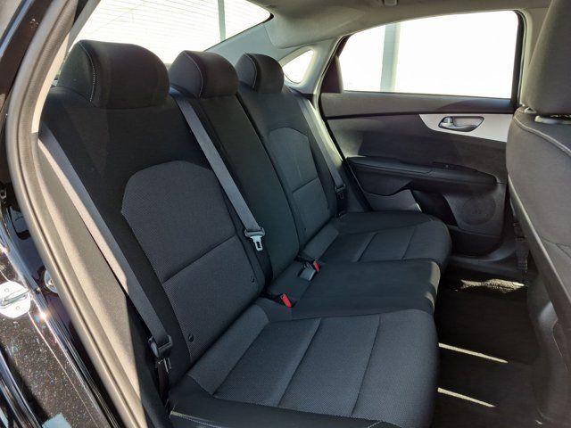 Used 2022 Kia Forte LXS FWD image 18