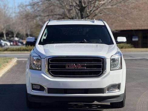Used 2020 GMC Yukon XL SLT w/ Open Road Package image 4