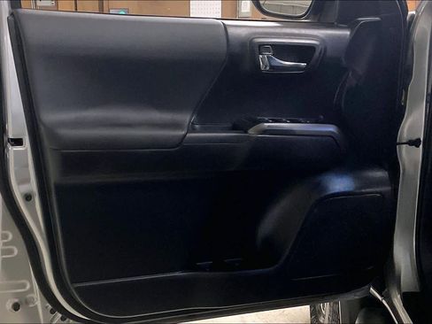 Used 2021 Toyota Tacoma TRD Off-Road image 20