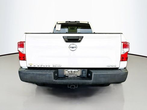 Used 2017 Nissan Titan S AWD/4WD image 6