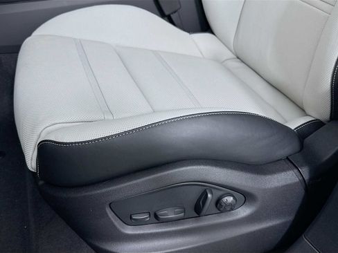 New 2026 Porsche Cayenne image 13